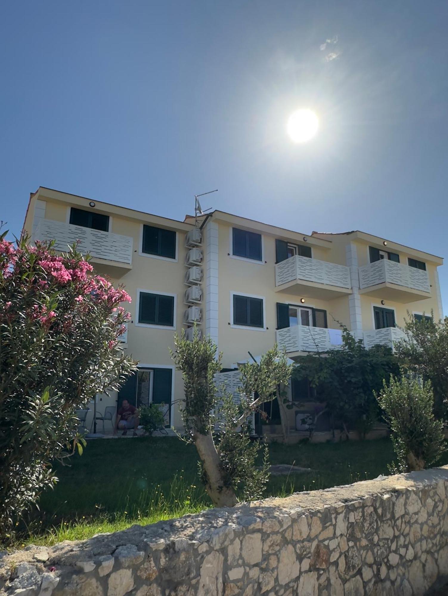 Apartmani Lovren Novalja Εξωτερικό φωτογραφία